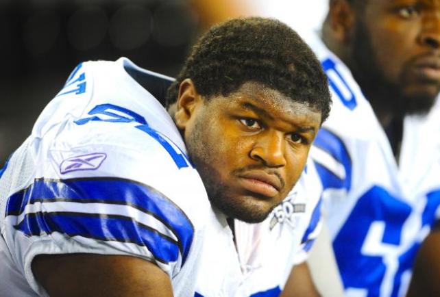 Josh Brent conducía el auto que se accidentó y provocó la muerte de Jerry Brown. Ambos habían sido compañeros en Illinois.