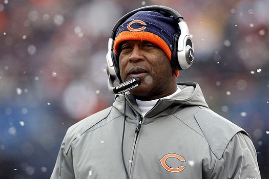 La decisión de los Bears de despedir a Lovie Smith fue criticada por Mike Ditka, ex entrenador de Chicago, y también por el tenista Andy Roddick.