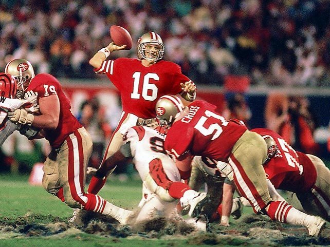 Joe Montana. Después de oír su nombre, hay que ponerse de pie. 