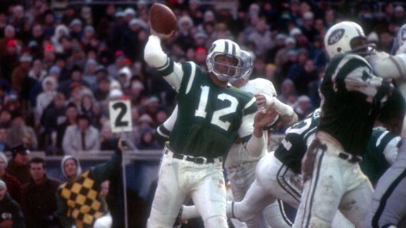 Joe Namath. Rock star, pero antes, uno de los grandes mariscales de la NFL.