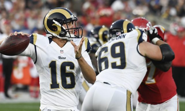 Pese a ser la primera selección del último Draft, Jared Goff deberá esperar antes de jugar como mariscal por los Rams.